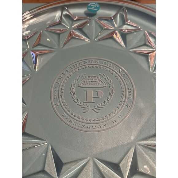 TIFFANY & Co. CRYSTAL PLATE "STARS" 8 1/2"W, W/BOX, EXCELLENT CONDITION - Picture 2 of 5